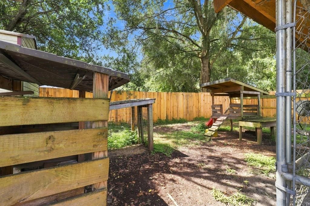 For Sale: $250,000 (5 beds, 3 baths, 2356 Square Feet)