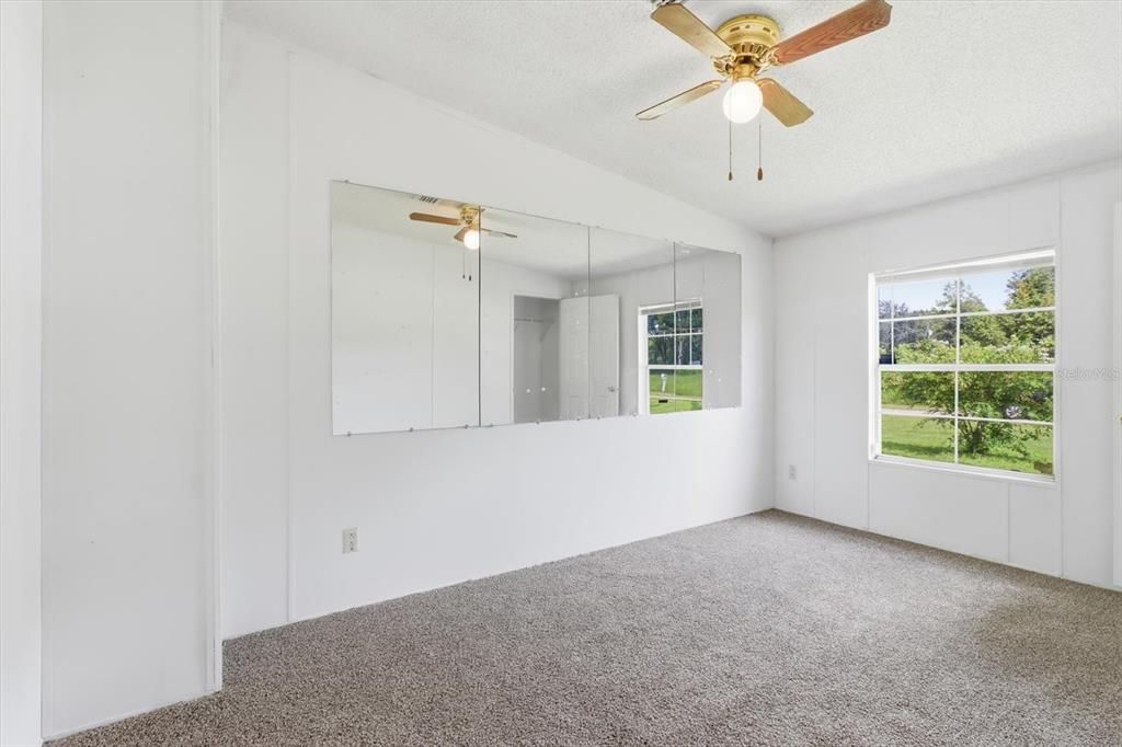 For Sale: $250,000 (5 beds, 3 baths, 2356 Square Feet)