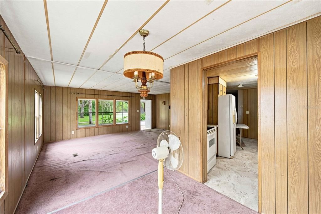 На продажу: $292,550 (3 спален, 2 ванн, 1152 Квадратных фут)
