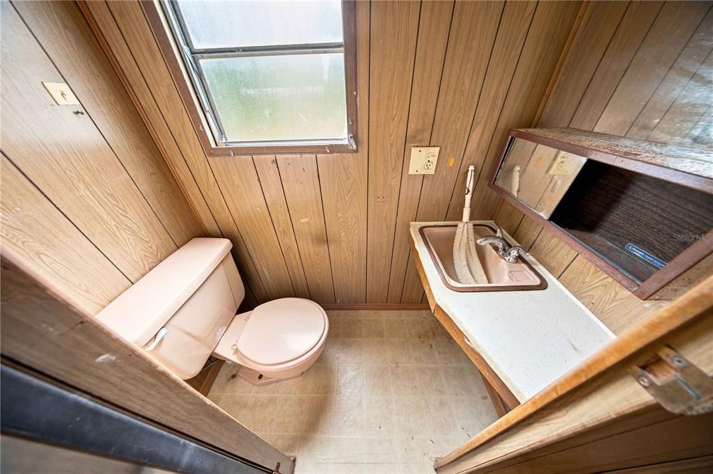 На продажу: $292,550 (3 спален, 2 ванн, 1152 Квадратных фут)