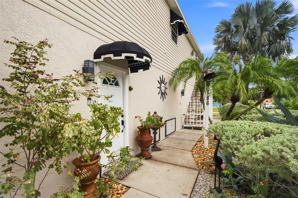 En Venta: $739,900 (3 camas, 2 baños, 1728 Pies cuadrados)