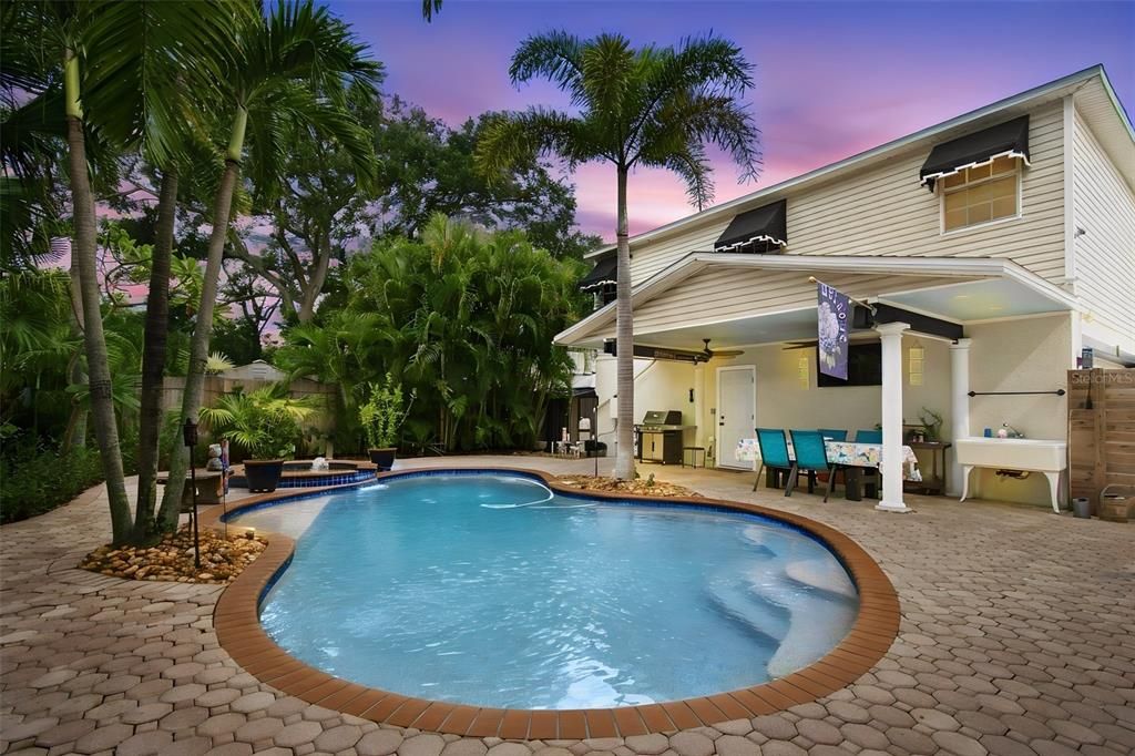 En Venta: $739,900 (3 camas, 2 baños, 1728 Pies cuadrados)