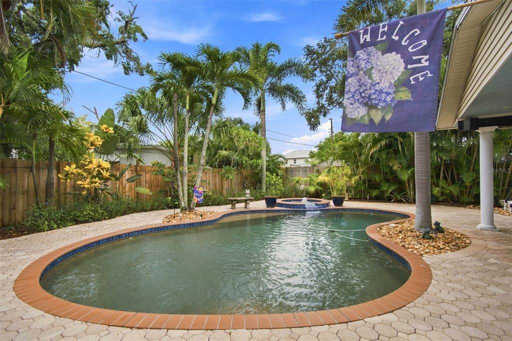 En Venta: $739,900 (3 camas, 2 baños, 1728 Pies cuadrados)