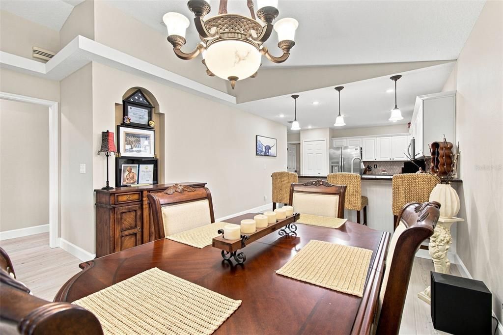 En Venta: $739,900 (3 camas, 2 baños, 1728 Pies cuadrados)