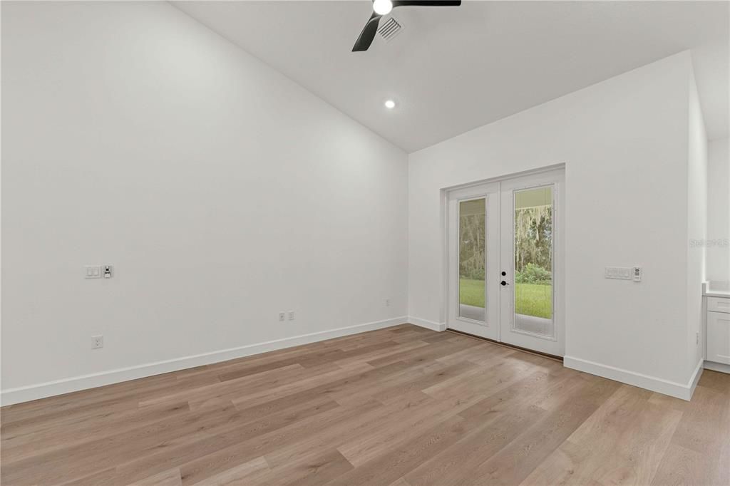 На продажу: $299,990 (3 спален, 2 ванн, 1502 Квадратных фут)