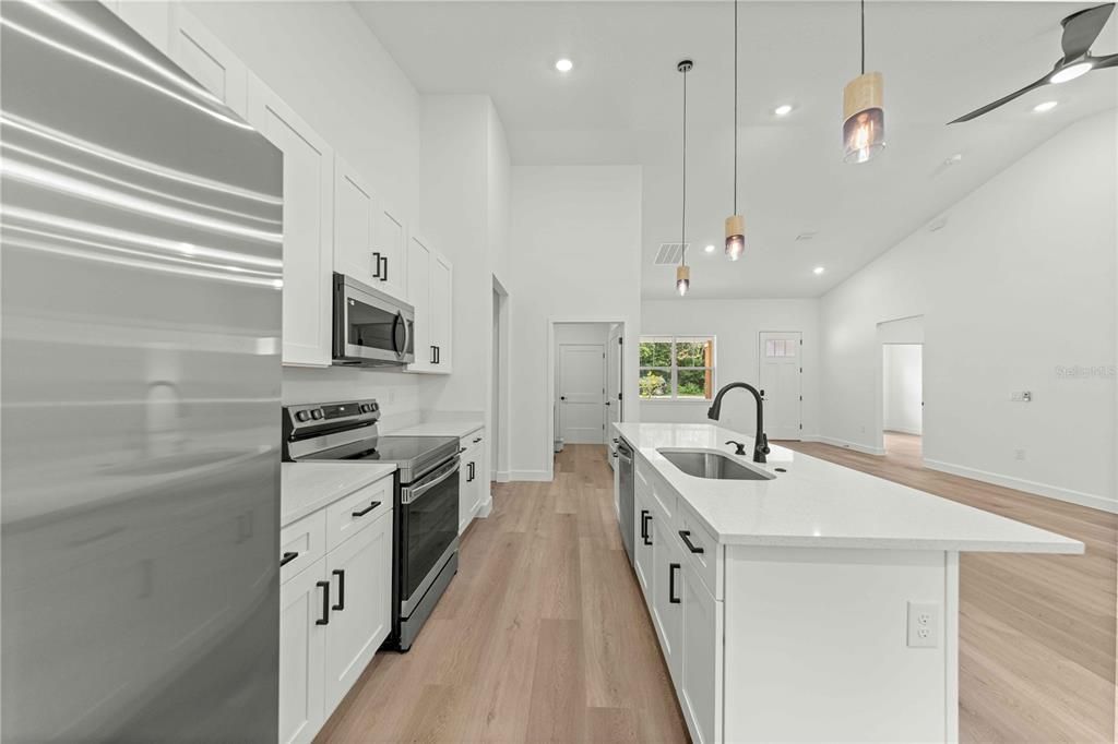 На продажу: $299,990 (3 спален, 2 ванн, 1502 Квадратных фут)