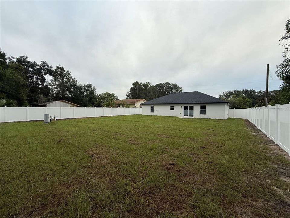 Activo con contrato: $272,500 (3 camas, 2 baños, 1402 Pies cuadrados)