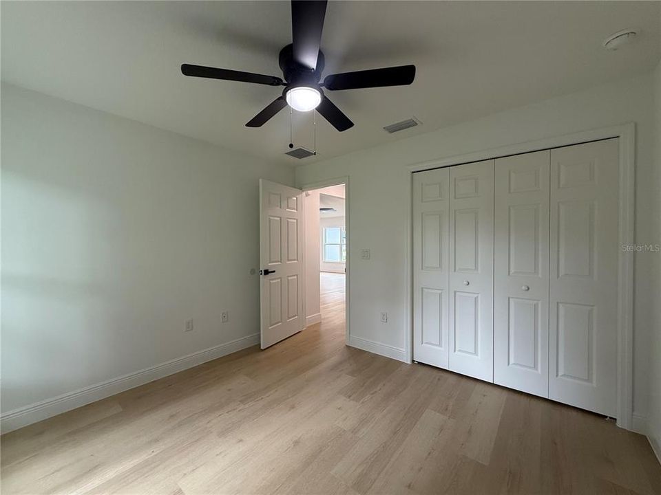 For Sale: $272,500 (3 beds, 2 baths, 1402 Square Feet)