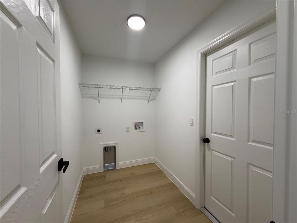 For Sale: $272,500 (3 beds, 2 baths, 1402 Square Feet)