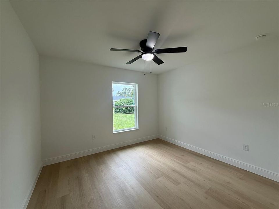 For Sale: $272,500 (3 beds, 2 baths, 1402 Square Feet)