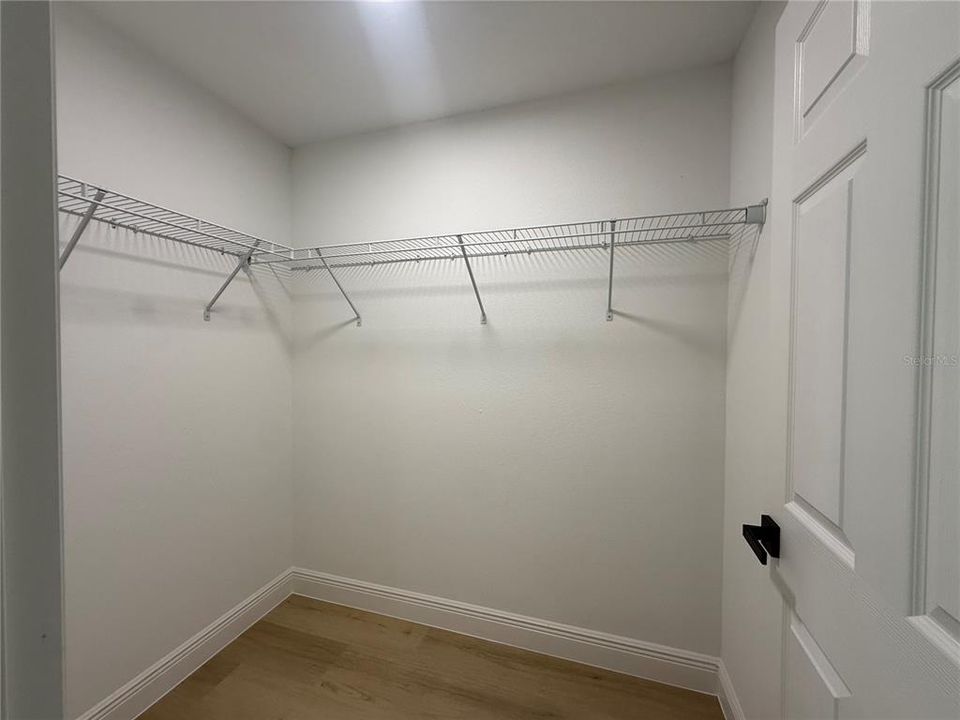 For Sale: $272,500 (3 beds, 2 baths, 1402 Square Feet)