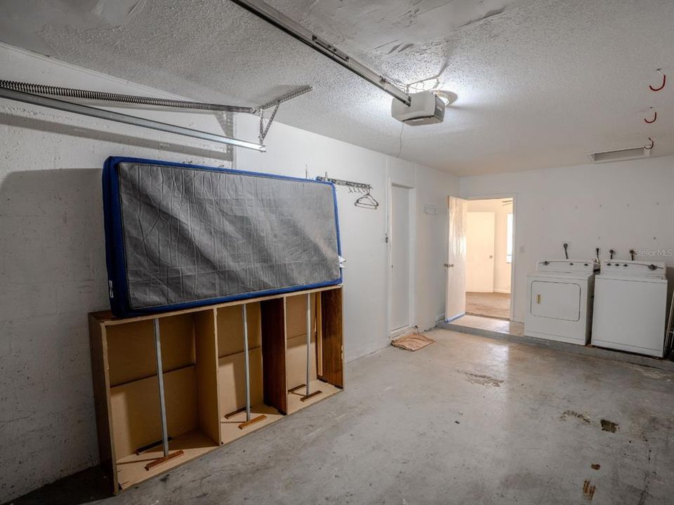 На продажу: $395,000 (4 спален, 1 ванн, 1120 Квадратных фут)