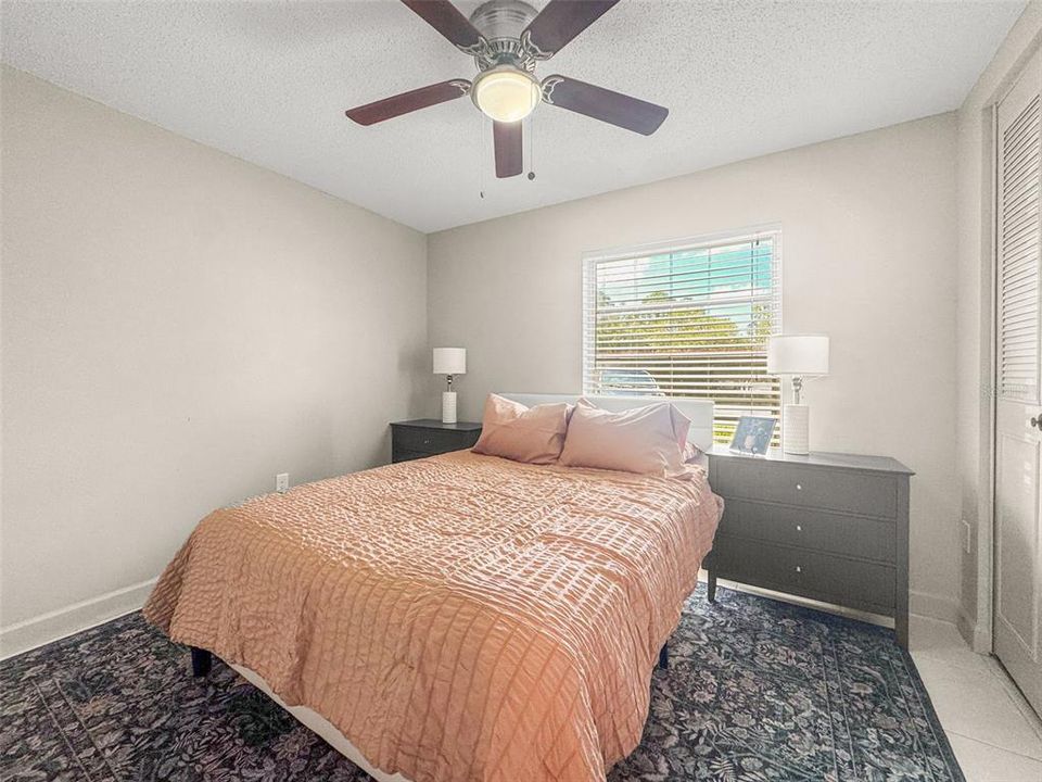 For Rent: $2,200 (2 beds, 1 baths, 920 Square Feet)