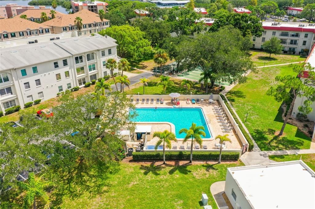 For Rent: $2,200 (2 beds, 1 baths, 920 Square Feet)