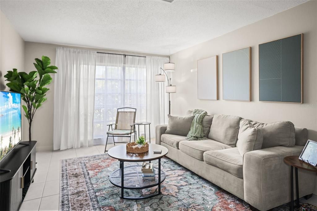 For Rent: $2,200 (2 beds, 1 baths, 920 Square Feet)