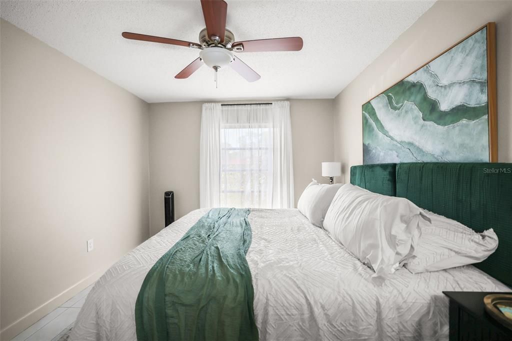 For Rent: $2,200 (2 beds, 1 baths, 920 Square Feet)