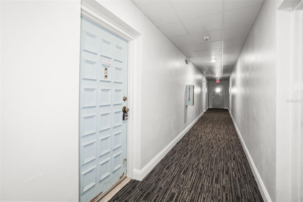 For Rent: $2,200 (2 beds, 1 baths, 920 Square Feet)