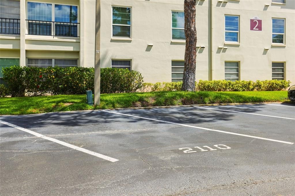 For Rent: $2,200 (2 beds, 1 baths, 920 Square Feet)