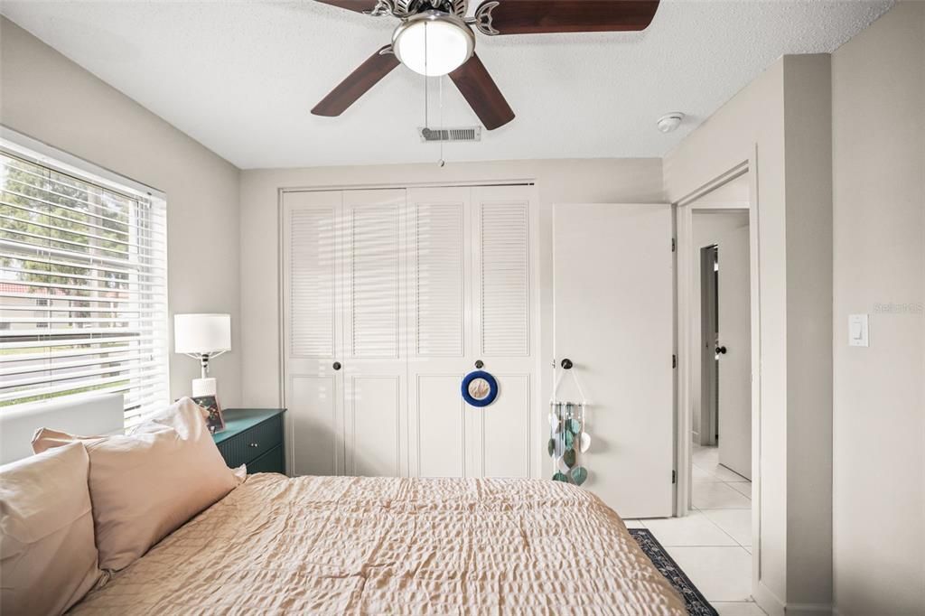For Rent: $2,200 (2 beds, 1 baths, 920 Square Feet)