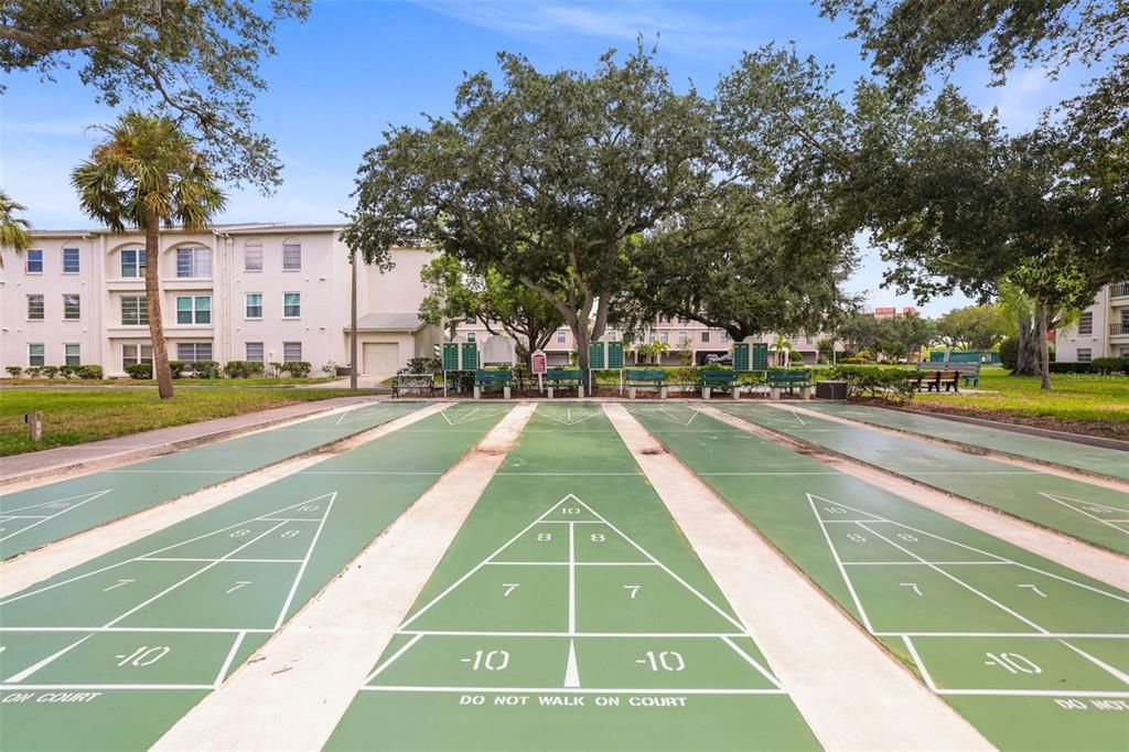 For Rent: $2,200 (2 beds, 1 baths, 920 Square Feet)