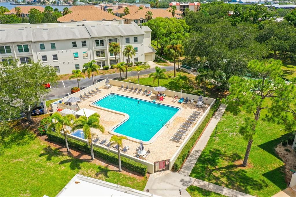 For Rent: $2,200 (2 beds, 1 baths, 920 Square Feet)