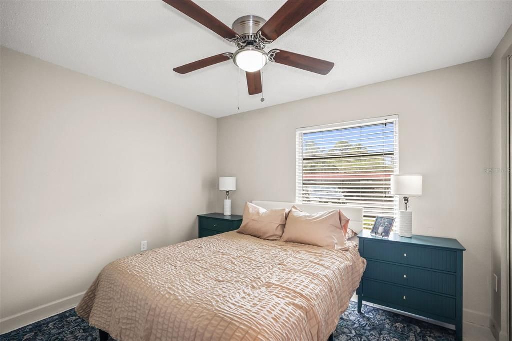For Rent: $2,200 (2 beds, 1 baths, 920 Square Feet)