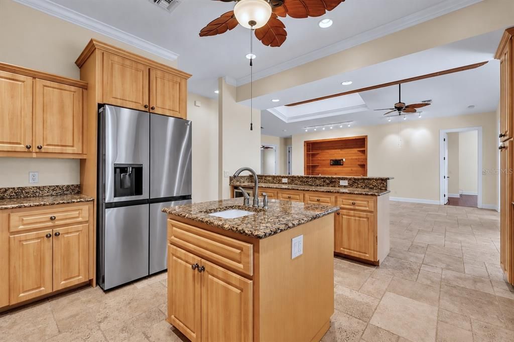 For Sale: $650,000 (3 beds, 2 baths, 2333 Square Feet)