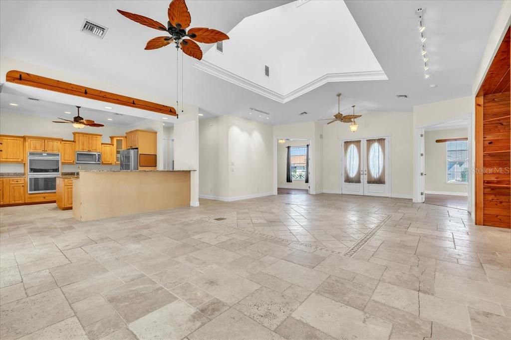 For Sale: $650,000 (3 beds, 2 baths, 2333 Square Feet)