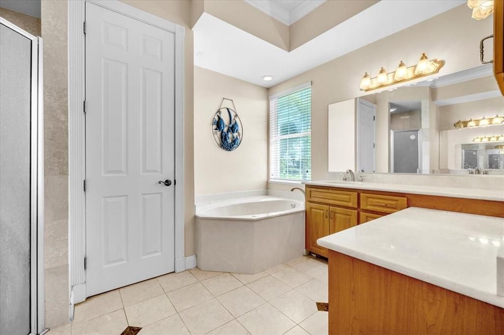 For Sale: $650,000 (3 beds, 2 baths, 2333 Square Feet)
