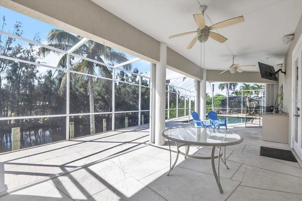 For Sale: $650,000 (3 beds, 2 baths, 2333 Square Feet)