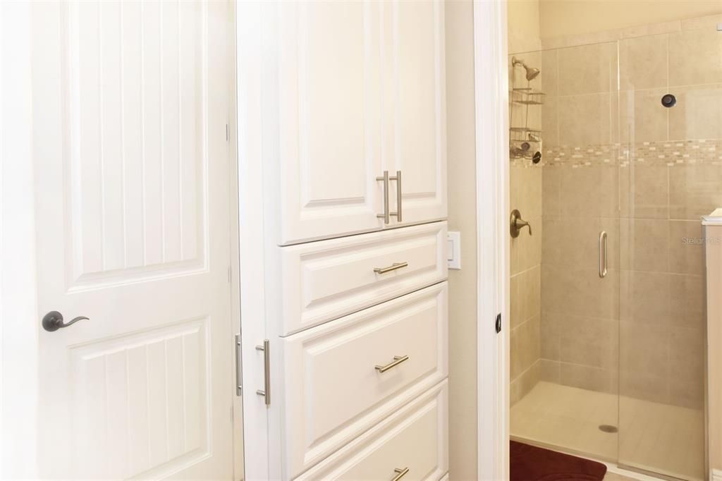For Sale: $406,000 (3 beds, 2 baths, 1784 Square Feet)