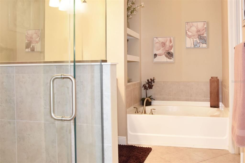 For Sale: $406,000 (3 beds, 2 baths, 1784 Square Feet)