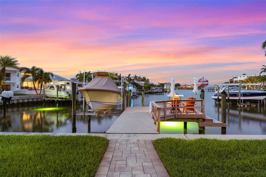 For Sale: $1,499,900 (3 beds, 3 baths, 2343 Square Feet)