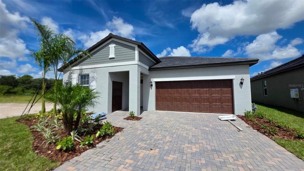 Recently Sold: $347,090 (3 beds, 2 baths, 2141 Square Feet)