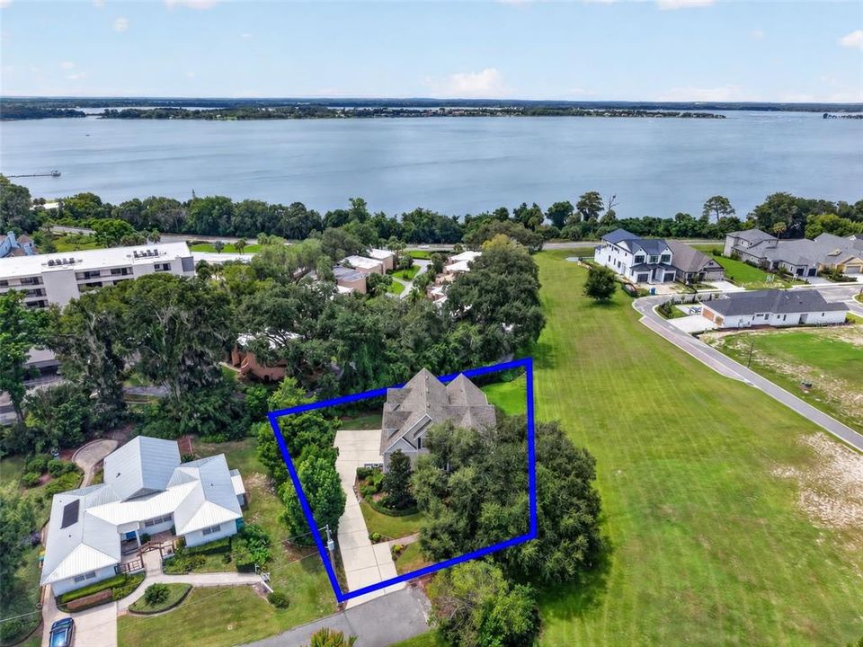 For Sale: $1,250,000 (4 beds, 4 baths, 4066 Square Feet)