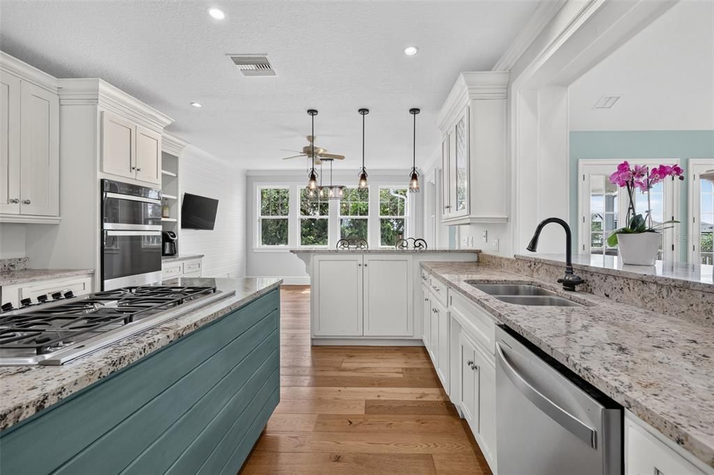 For Sale: $1,250,000 (4 beds, 4 baths, 4066 Square Feet)
