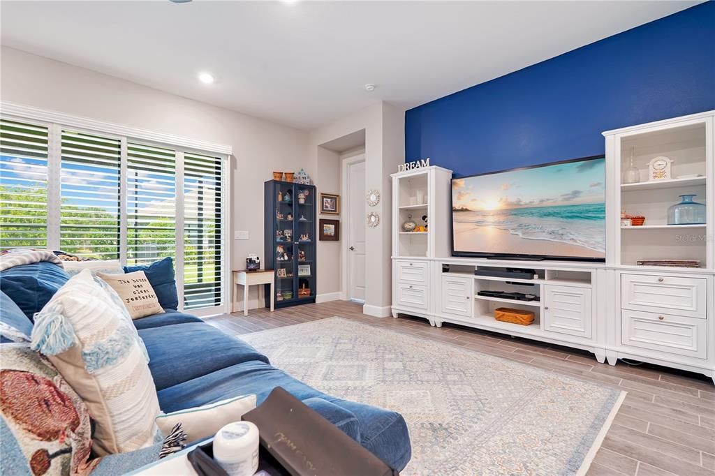 En Venta: $489,000 (3 camas, 3 baños, 2296 Pies cuadrados)