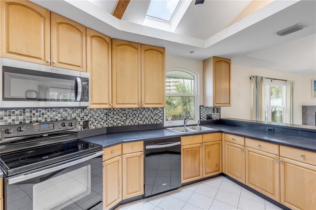 En Venta: $1,470,000 (4 camas, 2 baños, 2638 Pies cuadrados)