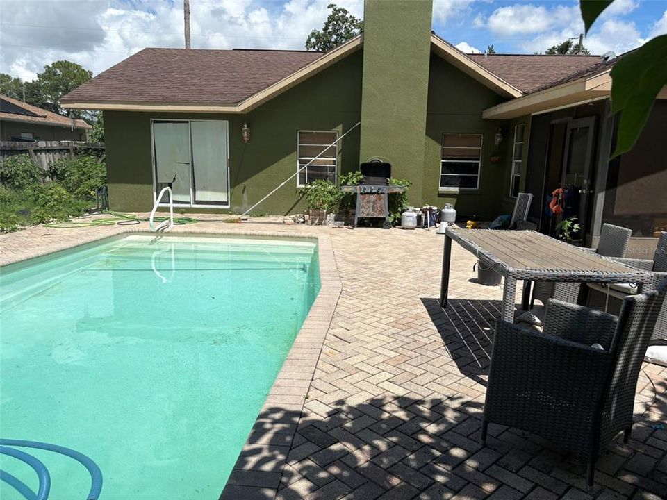 For Sale: $275,555 (3 beds, 2 baths, 1564 Square Feet)
