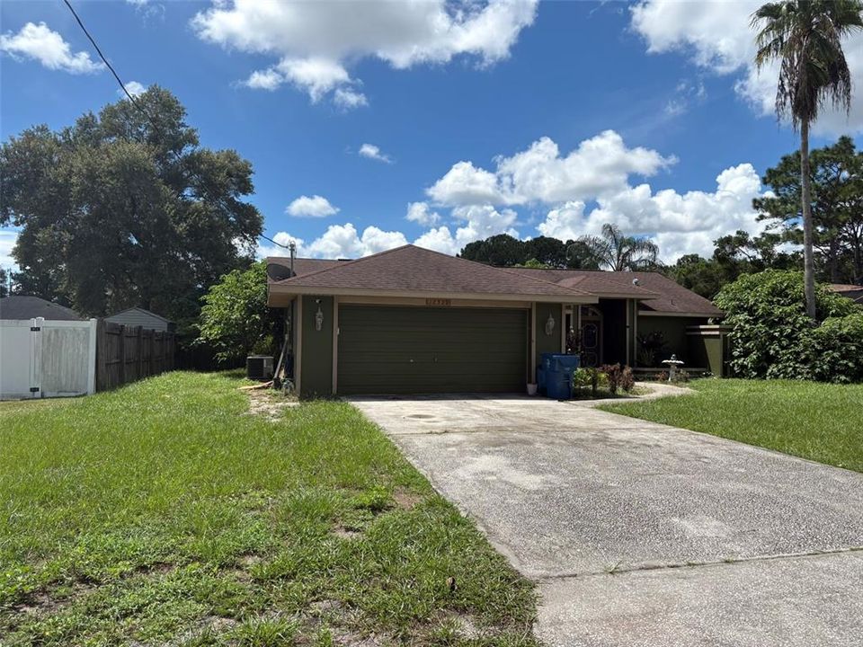 For Sale: $275,555 (3 beds, 2 baths, 1564 Square Feet)