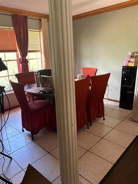 For Sale: $275,555 (3 beds, 2 baths, 1564 Square Feet)