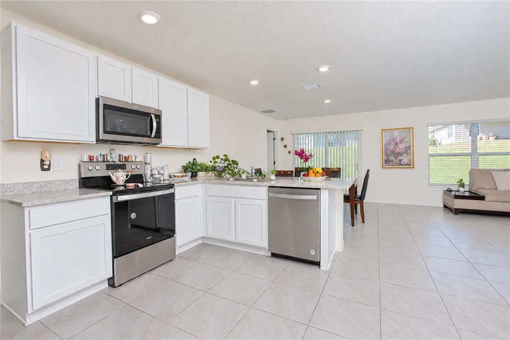 For Sale: $275,000 (3 beds, 2 baths, 1532 Square Feet)