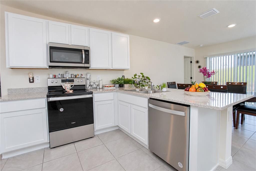 For Sale: $275,000 (3 beds, 2 baths, 1532 Square Feet)