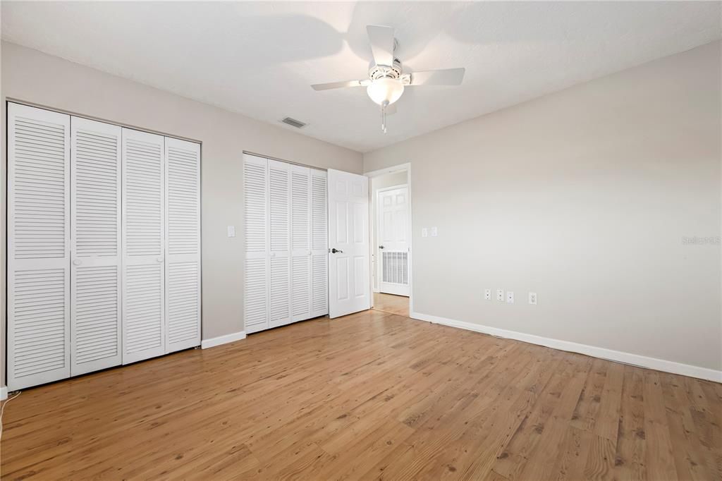 For Sale: $329,900 (2 beds, 2 baths, 1185 Square Feet)