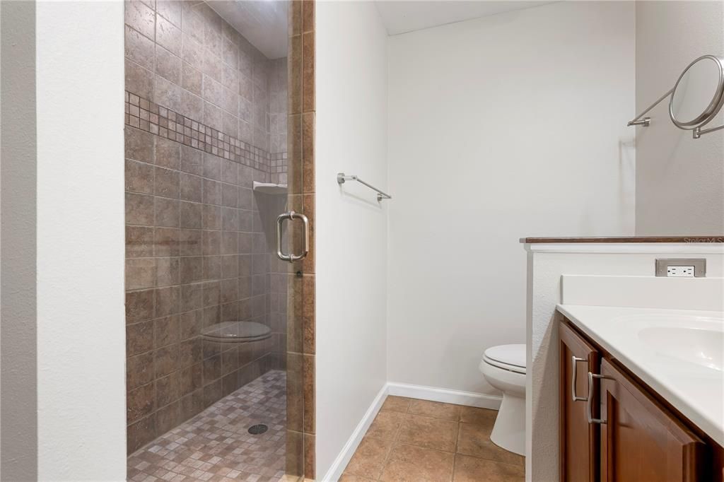 For Sale: $329,900 (2 beds, 2 baths, 1185 Square Feet)