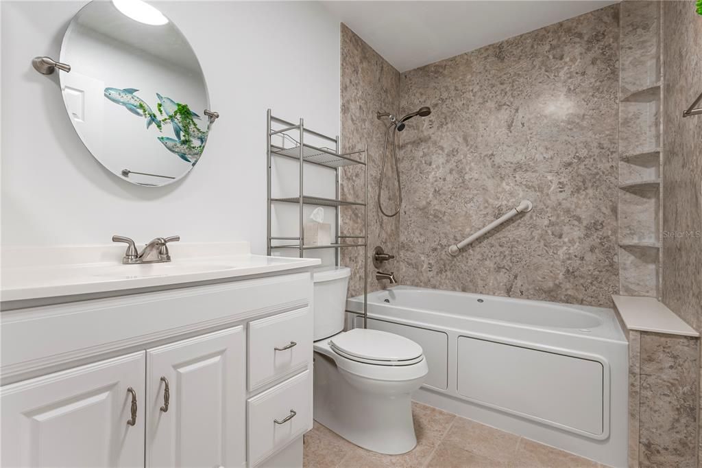 For Sale: $329,900 (2 beds, 2 baths, 1185 Square Feet)