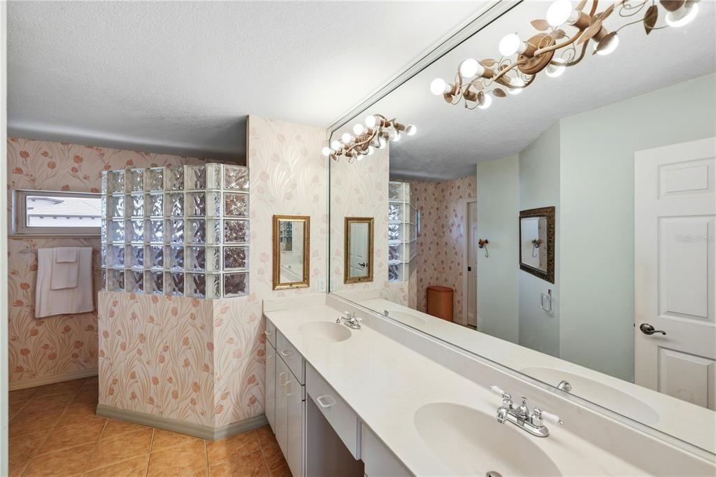 На продажу: $675,000 (3 спален, 2 ванн, 2047 Квадратных фут)