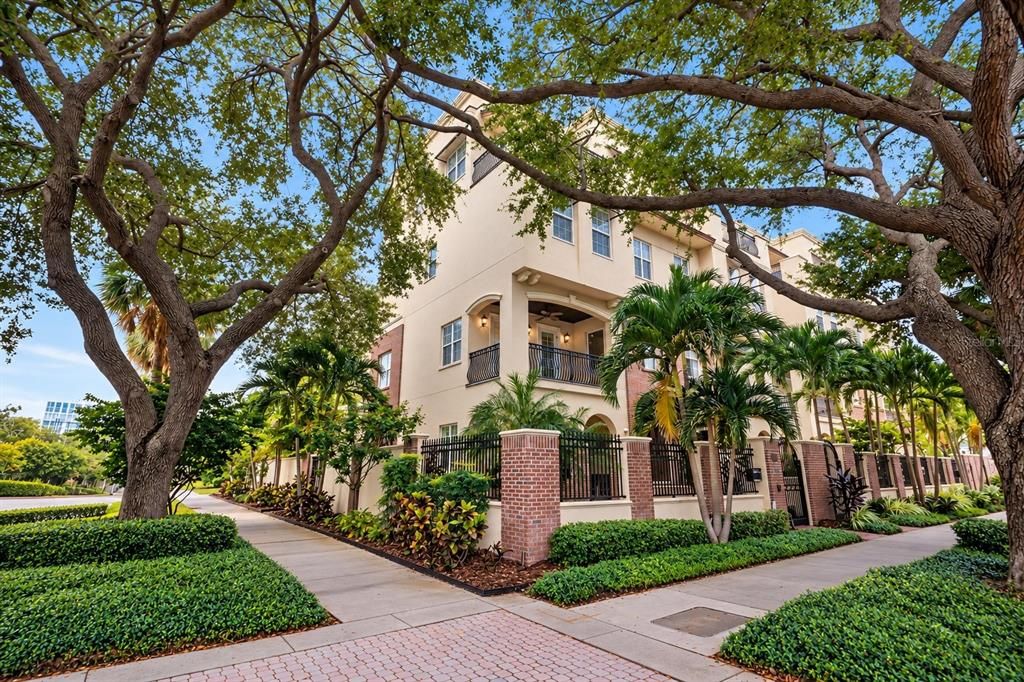 For Sale: $4,500,000 (4 beds, 5 baths, 5262 Square Feet)