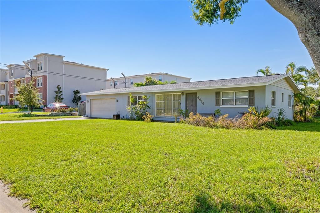 For Sale: $415,000 (3 beds, 2 baths, 1215 Square Feet)
