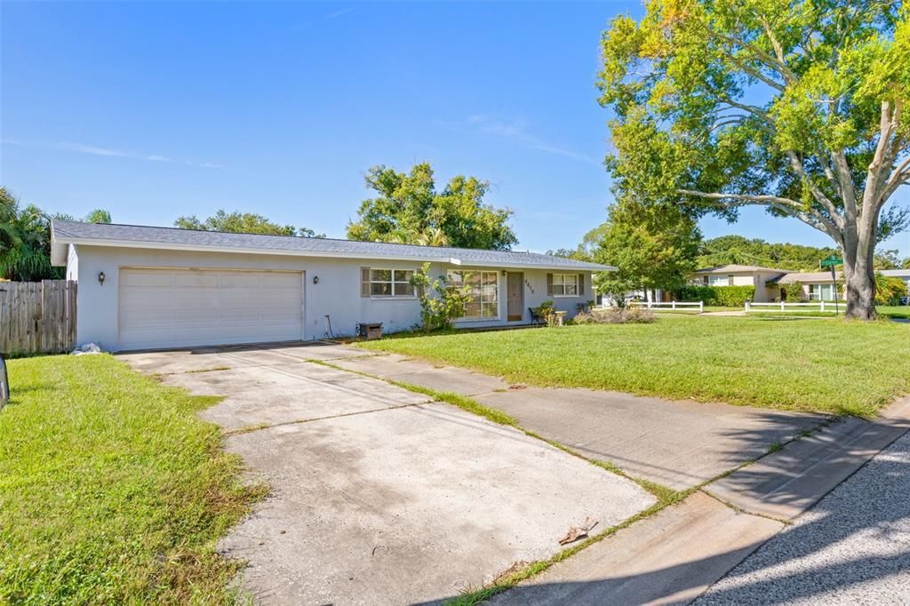 For Sale: $415,000 (3 beds, 2 baths, 1215 Square Feet)